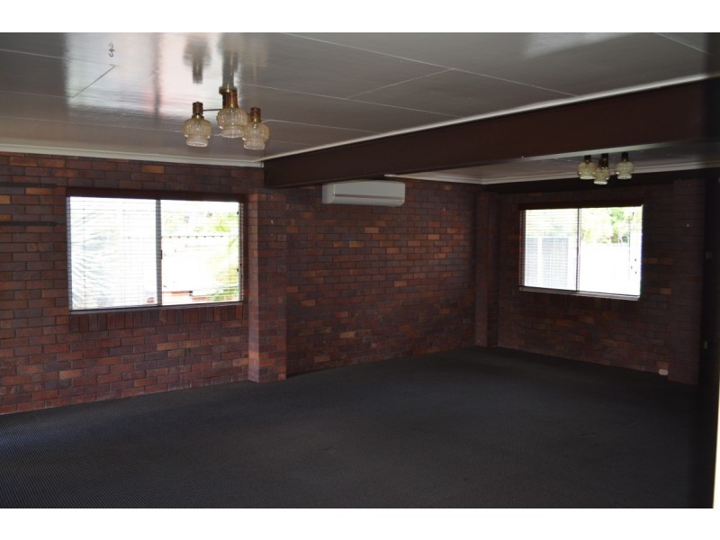 12 Burns Street, Emerald QLD 4720