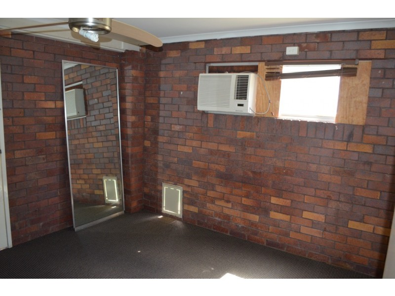 12 Burns Street, Emerald QLD 4720