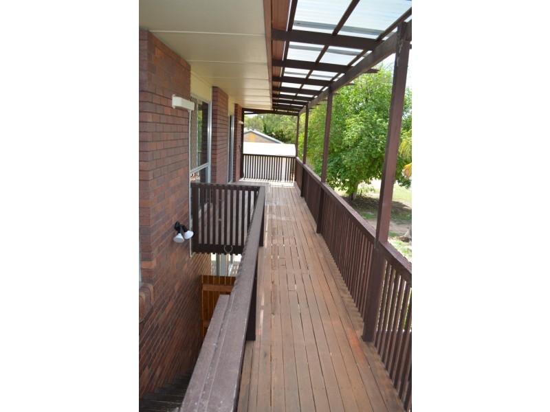 12 Burns Street, Emerald QLD 4720