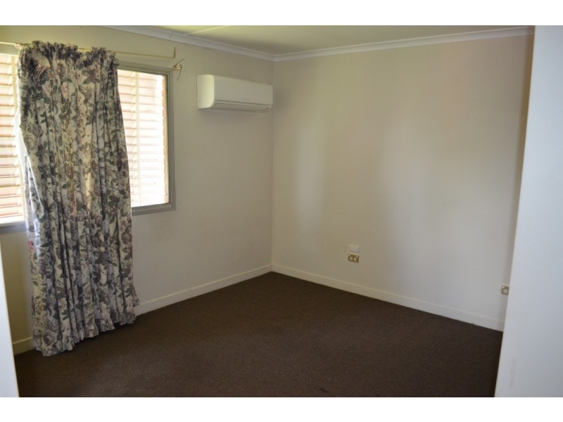 12 Burns Street, Emerald QLD 4720
