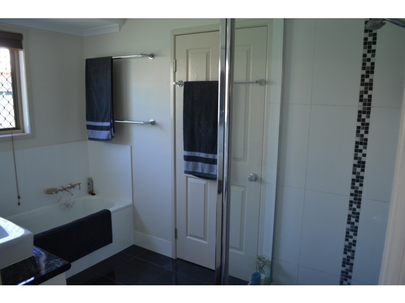 2 Gray Street, Emerald QLD 4720