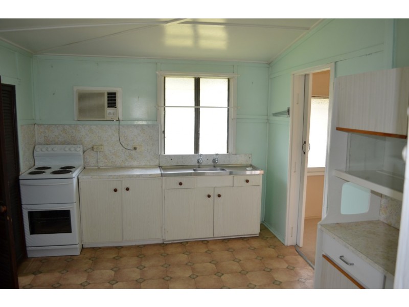 41 Theresa Street, Emerald QLD 4720