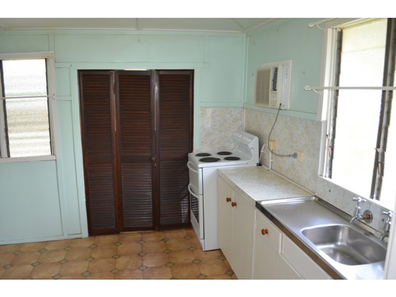 41 Theresa Street, Emerald QLD 4720