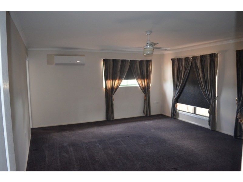 20 Edgewood Drive, Emerald QLD 4720