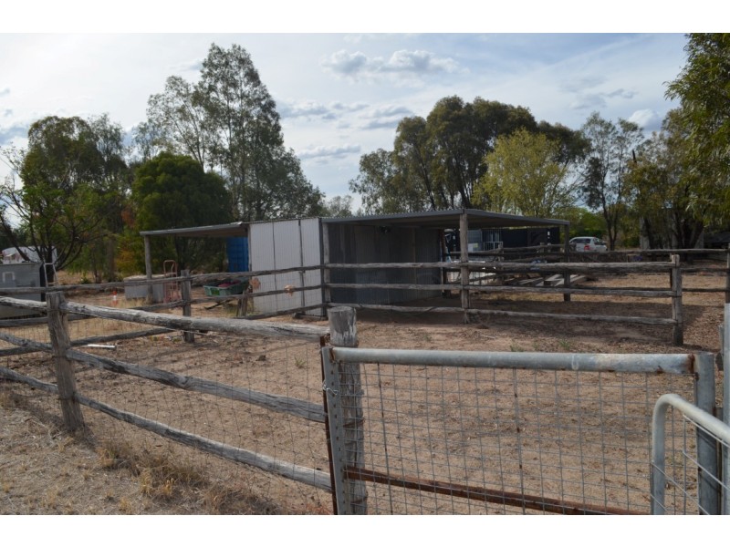 20 Edgewood Drive, Emerald QLD 4720