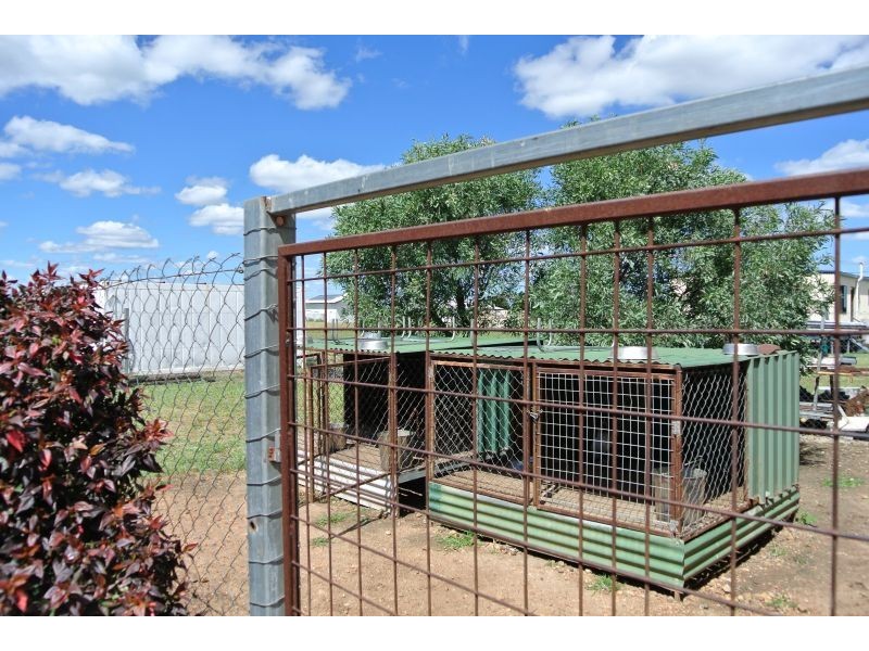 20 Edgewood Drive, Emerald QLD 4720