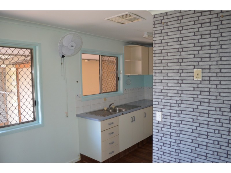 13 Eubar Place, Emerald QLD 4720