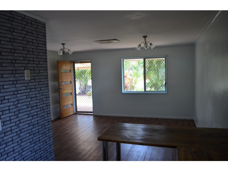 13 Eubar Place, Emerald QLD 4720
