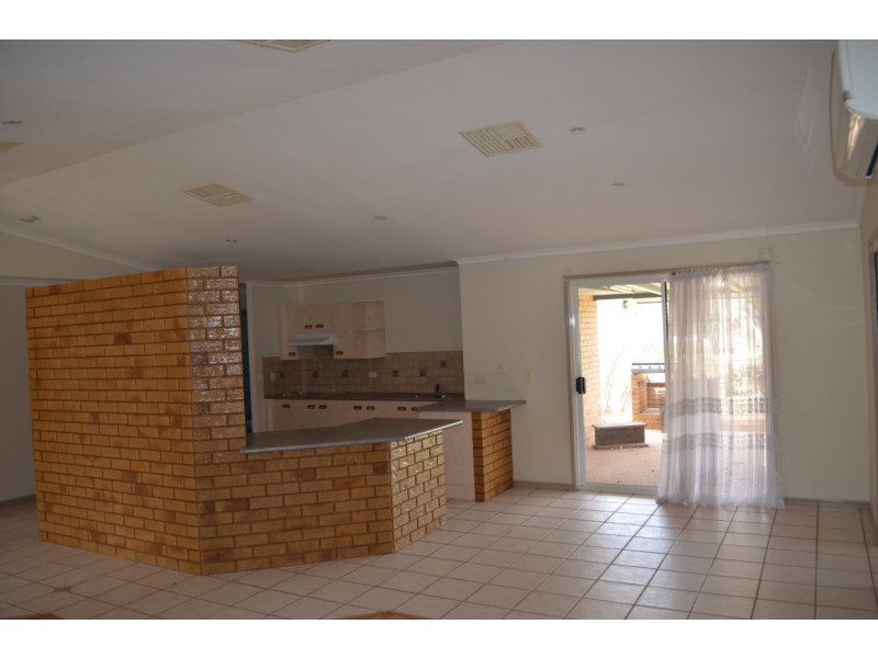 3 Buchholz Place, Emerald QLD 4720