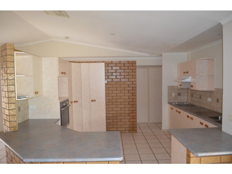 3 Buchholz Place, Emerald QLD 4720