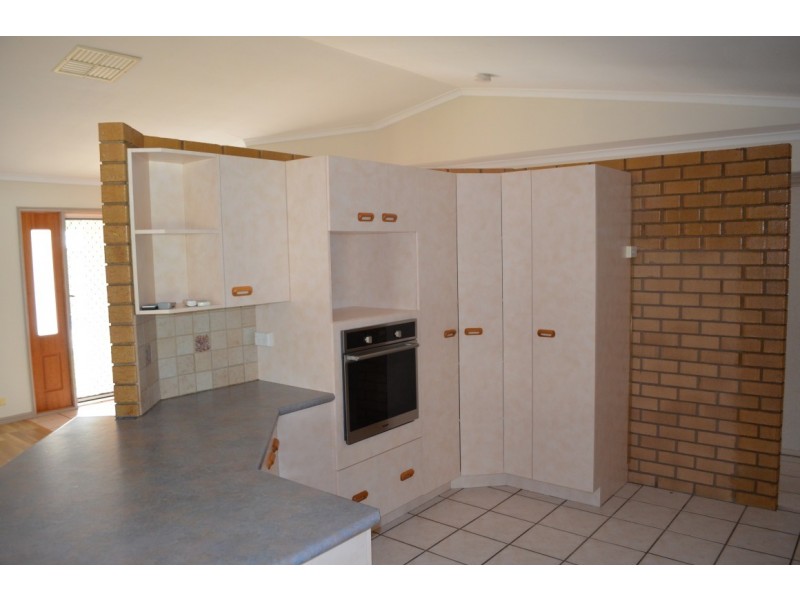 3 Buchholz Place, Emerald QLD 4720