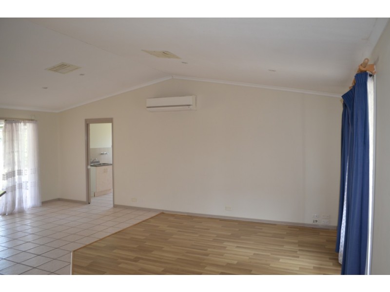 3 Buchholz Place, Emerald QLD 4720