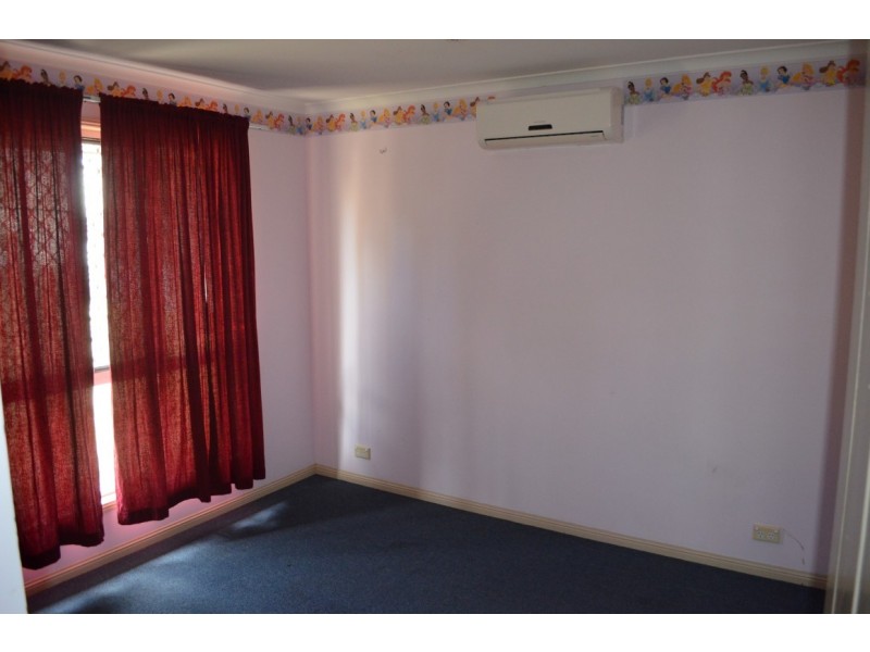3 Buchholz Place, Emerald QLD 4720