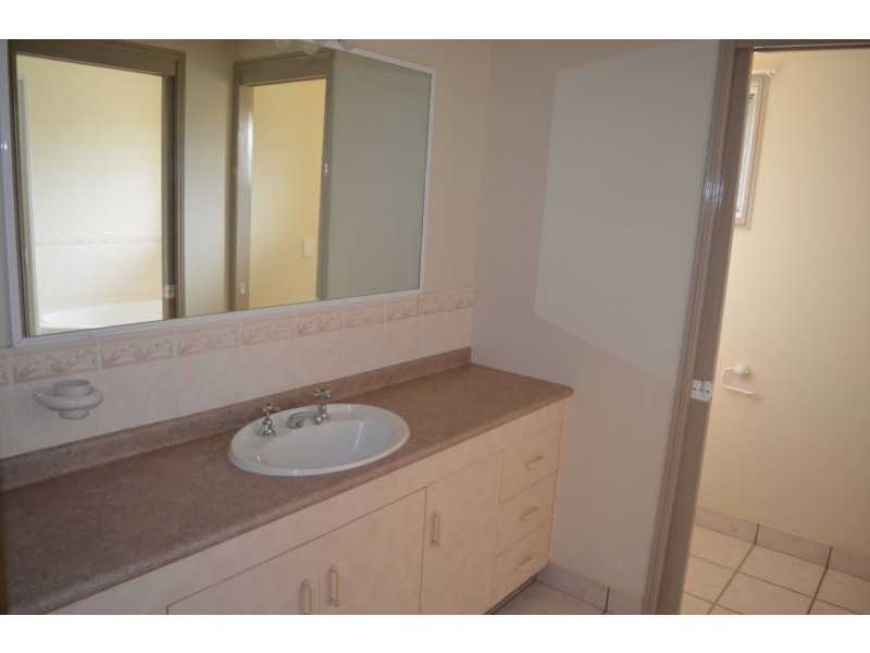 3 Buchholz Place, Emerald QLD 4720