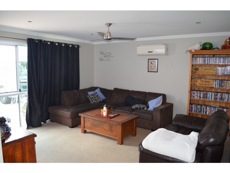 9 Moriarty Street, Emerald QLD 4720