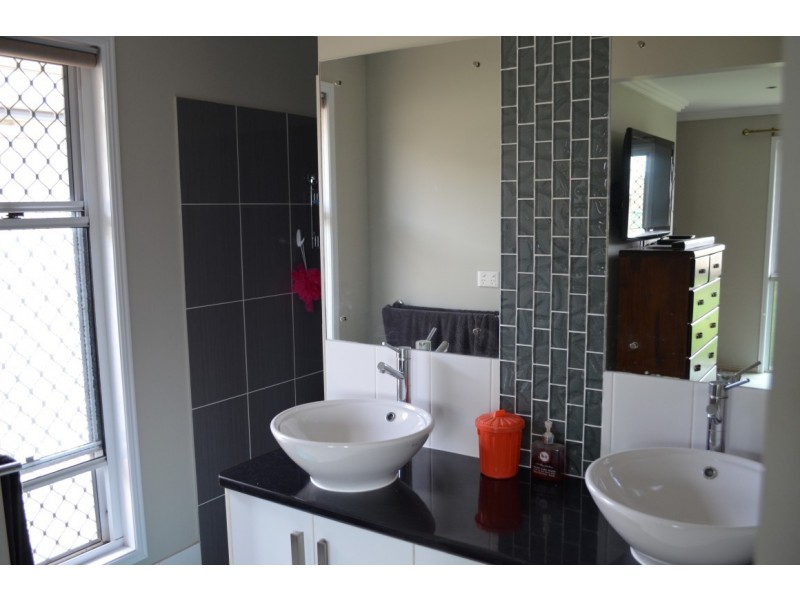 9 Moriarty Street, Emerald QLD 4720