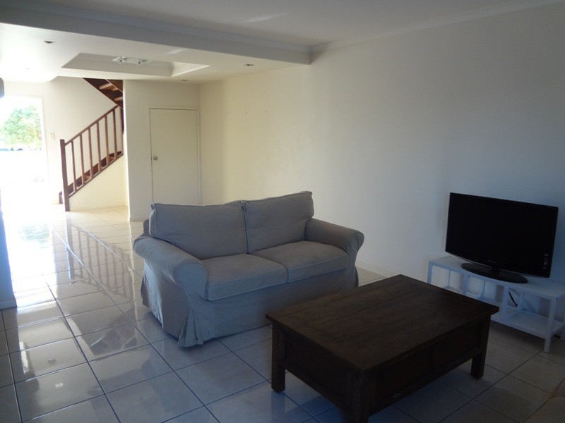 2/2 Guy Street, Emerald QLD 4720