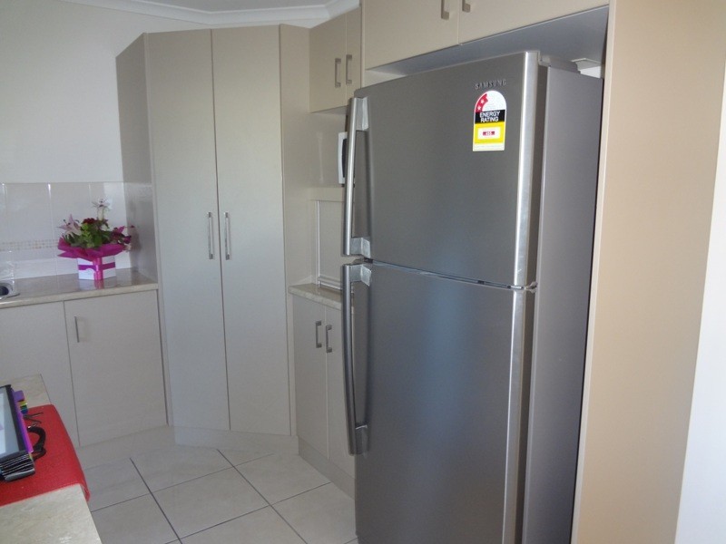 2/2 Guy Street, Emerald QLD 4720