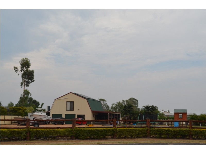 2 Fig Tree Court, Emerald QLD 4720