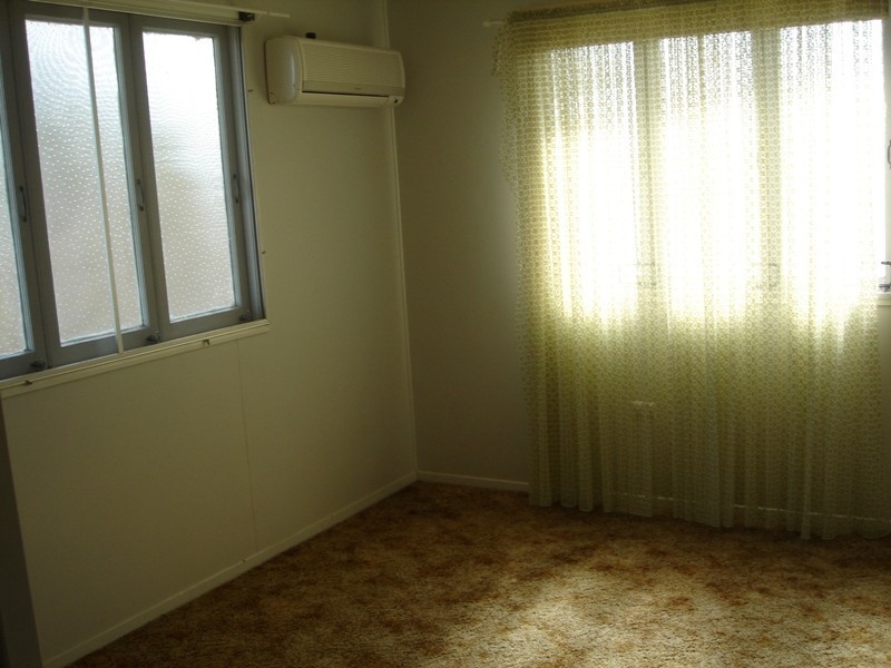 33 Esmond Street, Emerald QLD 4720