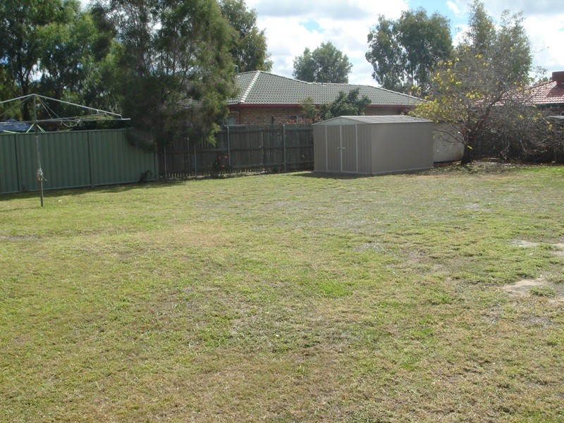 33 Esmond Street, Emerald QLD 4720