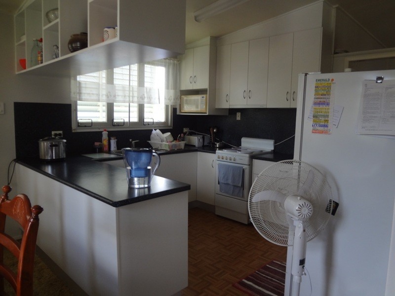 33 Esmond Street, Emerald QLD 4720