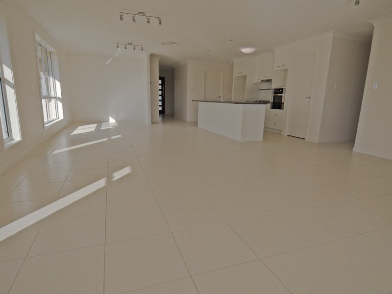 9 Whitney Street, Emerald QLD 4720