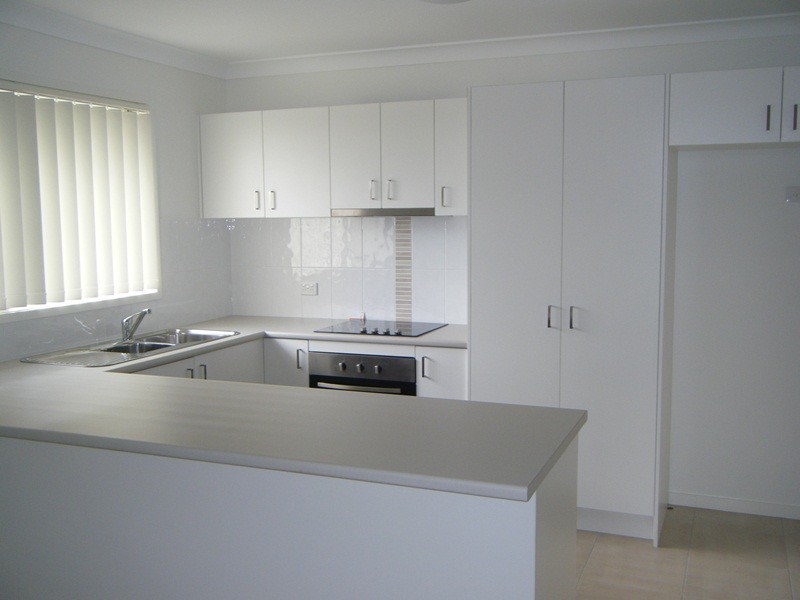 18 Lakeside Drive, Emerald QLD 4720