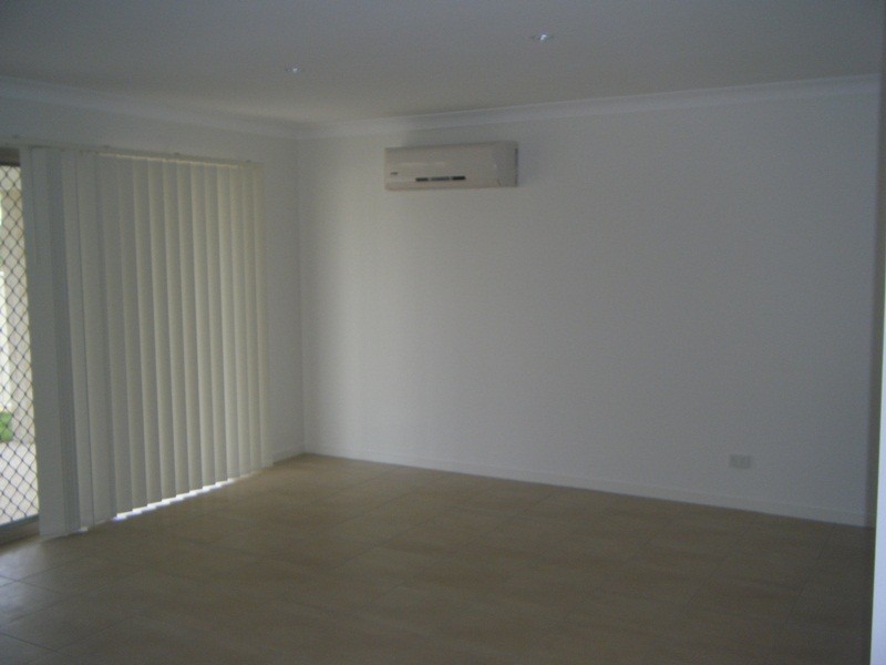 18 Lakeside Drive, Emerald QLD 4720