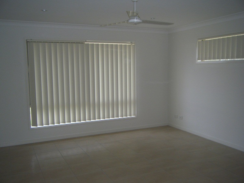 18 Lakeside Drive, Emerald QLD 4720