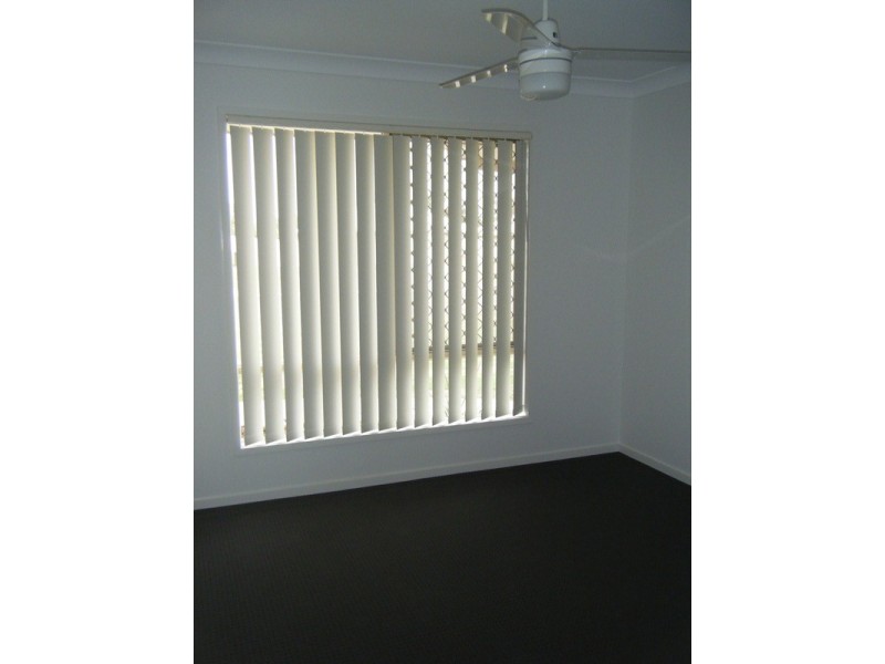 18 Lakeside Drive, Emerald QLD 4720