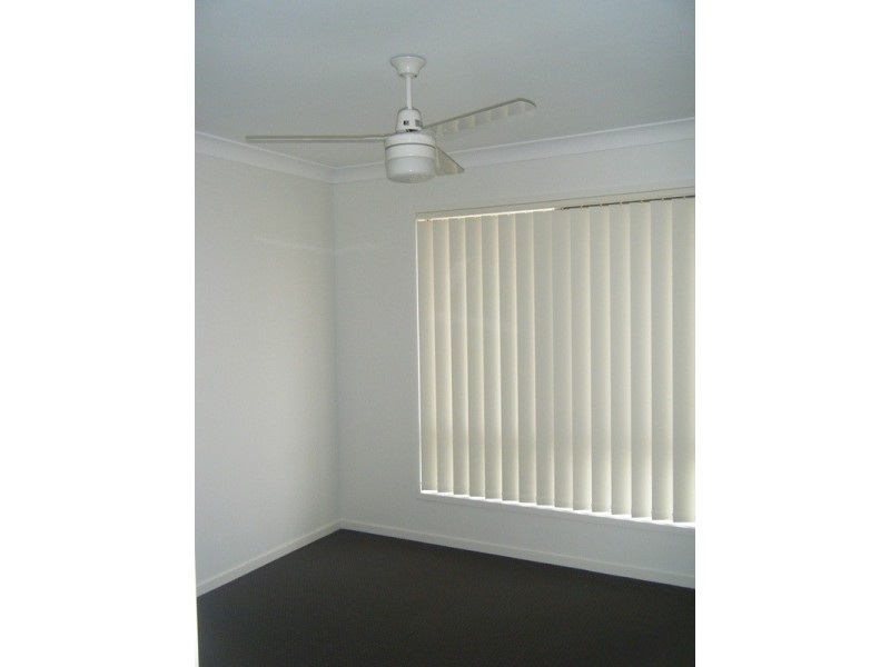 18 Lakeside Drive, Emerald QLD 4720