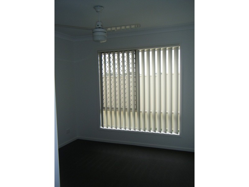 18 Lakeside Drive, Emerald QLD 4720