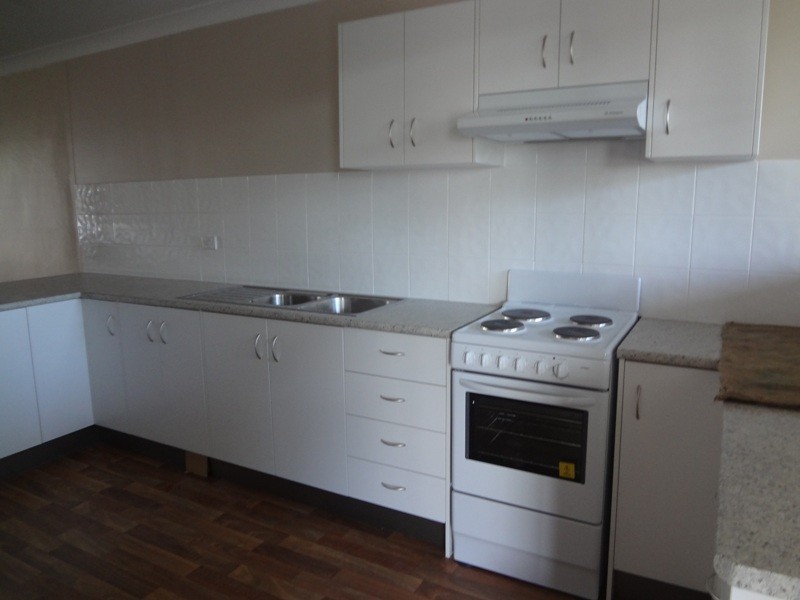 2 Dunning Lane, Emerald QLD 4720