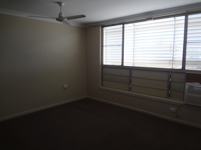 2 Dunning Lane, Emerald QLD 4720