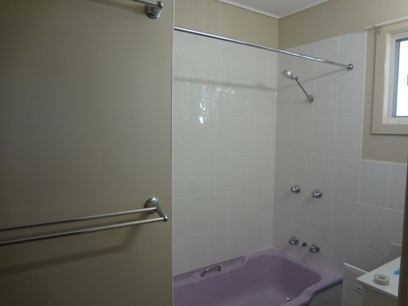 2 Dunning Lane, Emerald QLD 4720