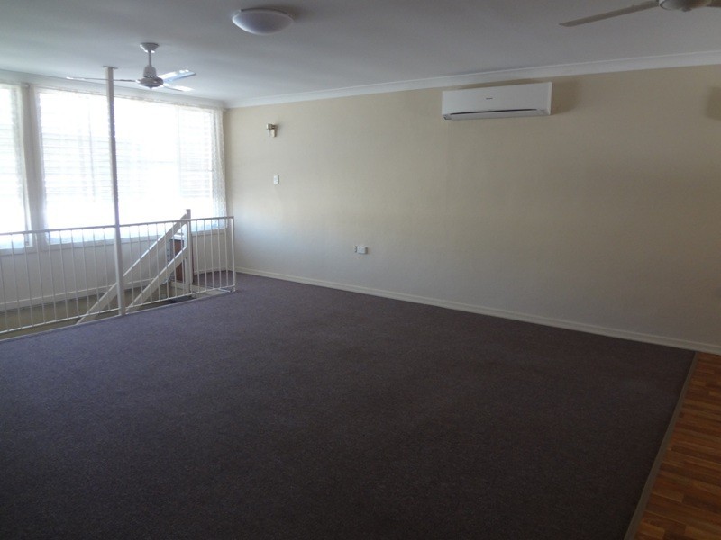 2 Dunning Lane, Emerald QLD 4720