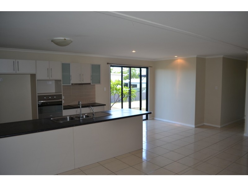 27 Gordon Street, Capella QLD 4723