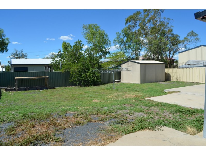 27 Gordon Street, Capella QLD 4723