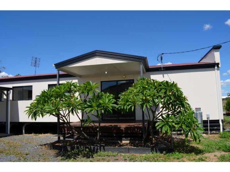 27 Gordon Street, Capella QLD 4723