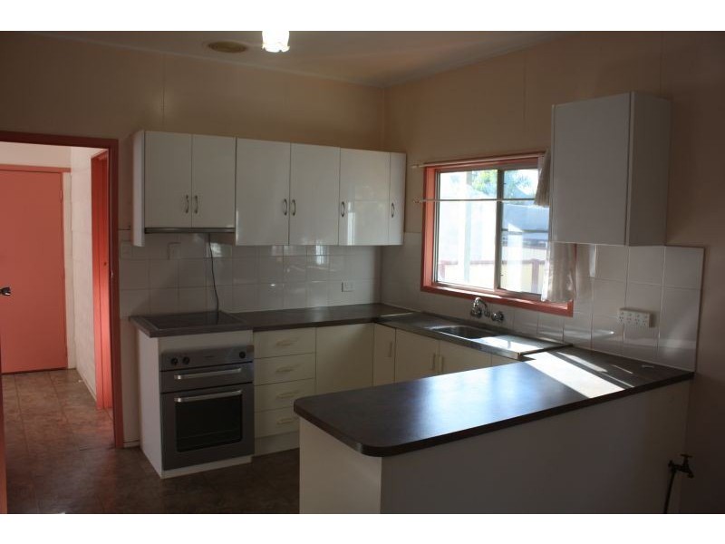 48 Gray Street, Emerald QLD 4720