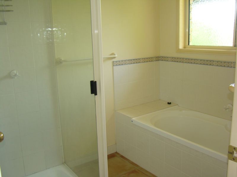 12 Crinum Cresent, Emerald QLD 4720