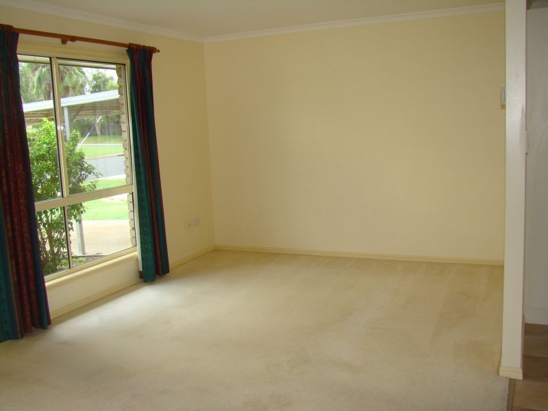 12 Crinum Cresent, Emerald QLD 4720