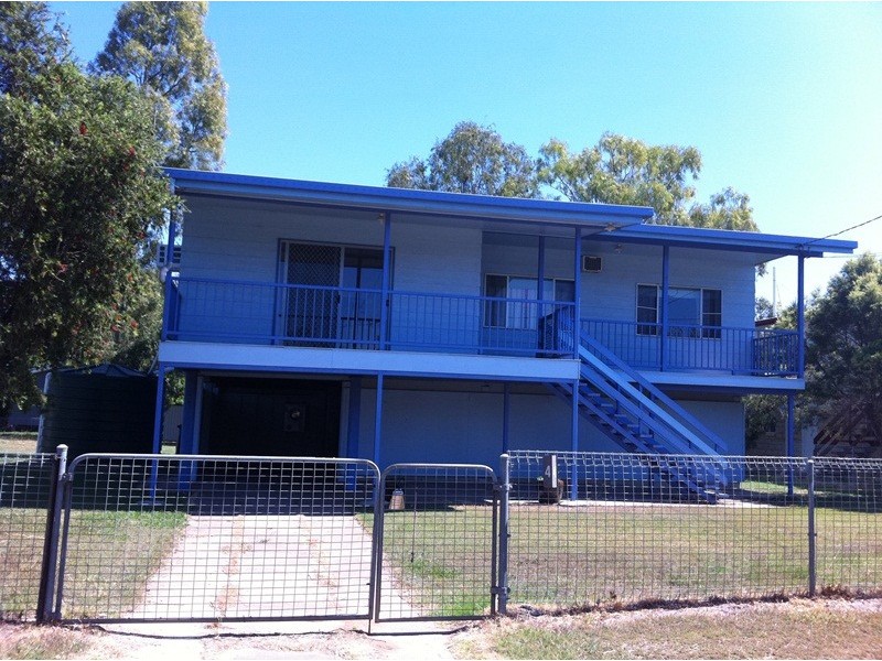 4 McLean Street, Capella QLD 4723