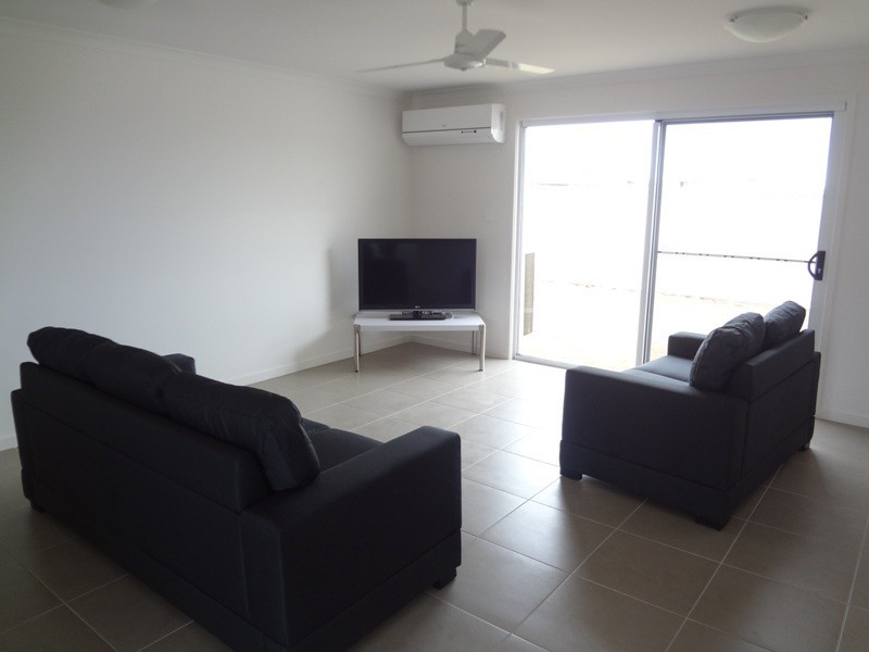 2/40 Lakeside Drive, Emerald QLD 4720