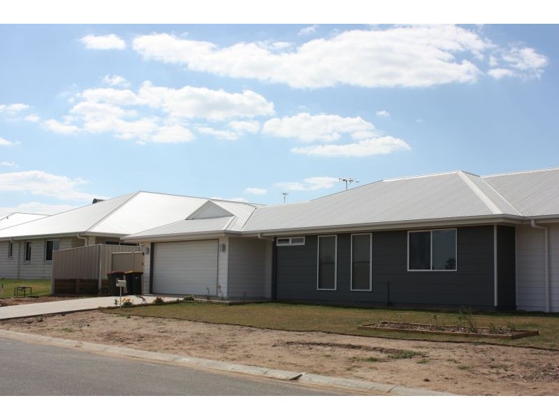 2/40 Lakeside Drive, Emerald QLD 4720