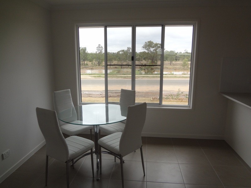 2/40 Lakeside Drive, Emerald QLD 4720