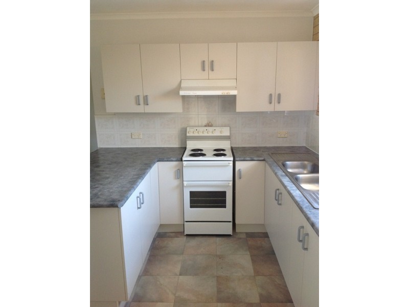2/165 Opal Street, Emerald QLD 4720