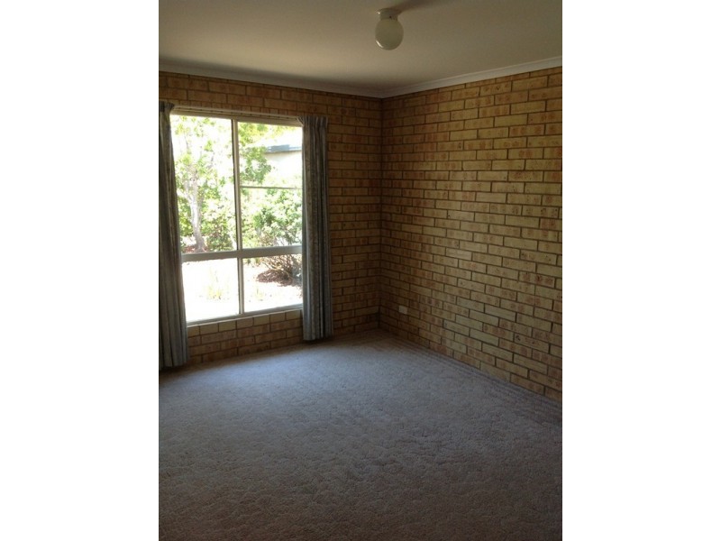 2/165 Opal Street, Emerald QLD 4720