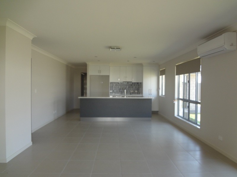 2 Singleton St, Emerald QLD 4720